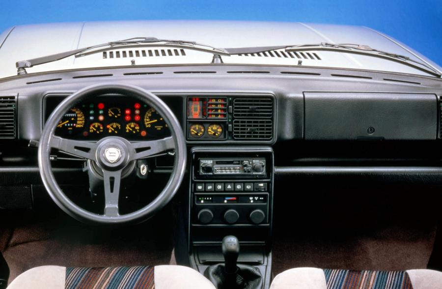  Lancia Delta 1979 года  (фото 8 из 35)
